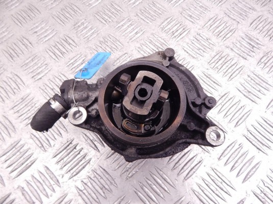 Насос вакуумный BMW 5-series (E60/61) 11 66 7 791 232