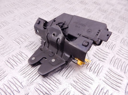 Замок багажника BMW 3-series (E46) 51 24 8 196 401 Замок багажника BMW 3-series (E46) 51 24 8 196 401