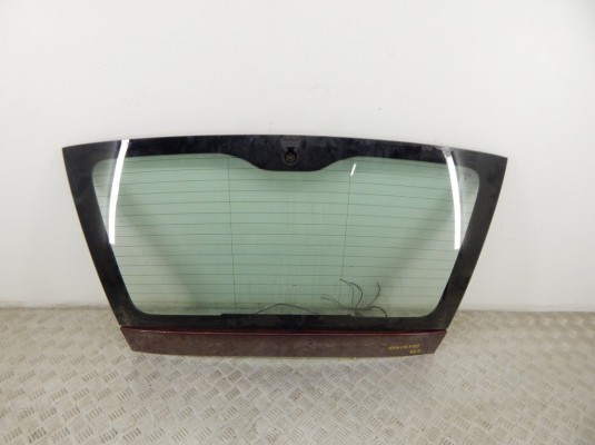 Стекло заднее BMW 5-series (E39) Стекло заднее BMW 5-series (E39)