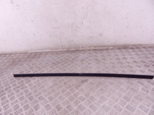 Молдинг двери передней левой BMW 3-series (E46) 51 13 8 208 449