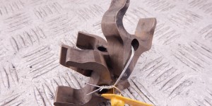 Скоба (кронштейн) крепления форсунки BMW 2-series (F45/46) 13 53 7 809 798 Скоба (кронштейн) крепления форсунки BMW 2-series (F45/46) 13 53 7 809 798