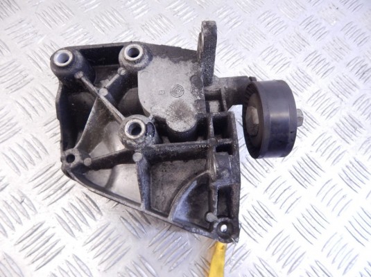 Кронштейн компрессора кондиционера BMW 3-series (E46) 64 55 7 787 319