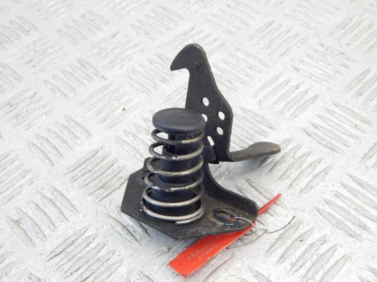 Крюк капота BMW 5-series (E60/61) 51 23 7 034 256 Крюк капота BMW 5-series (E60/61) 51 23 7 034 256