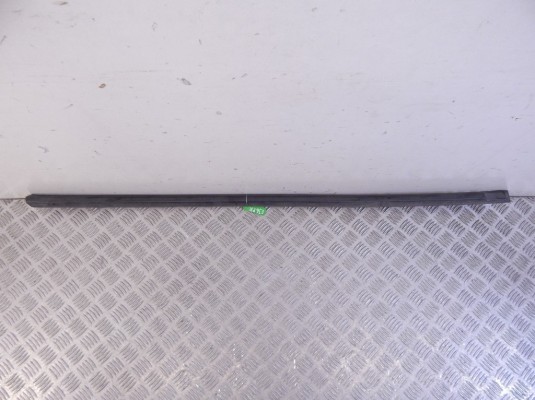 Молдинг двери передней правой BMW 3-series (E36) 51 13 8 146 364