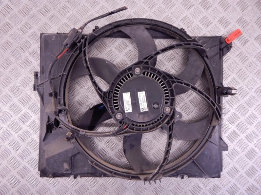 Вентилятор радиатора BMW 3-series (E90/91/92) 17 42 7 523 259 Вентилятор радиатора BMW 3-series (E90/91/92) 17 42 7 523 259