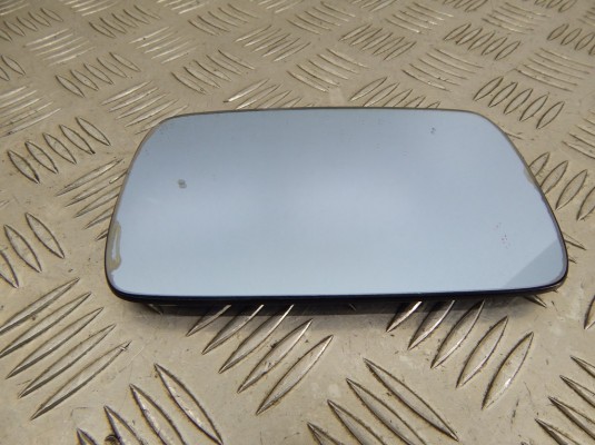 Стекло зеркала наружного правого BMW 3-series (E46) 51 16 8 247 132