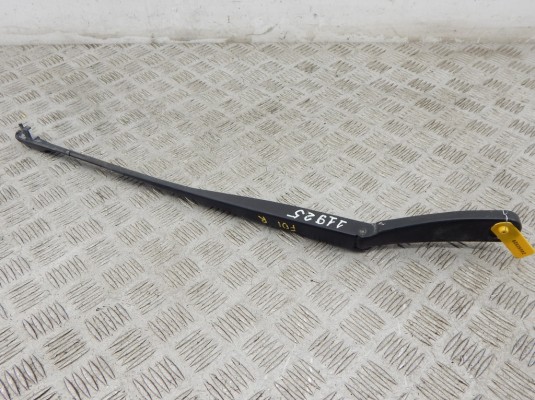 Щеткодержатель (поводок стеклоочистителя, дворник) BMW 7-series (F01/02) 61 61 7 182 594