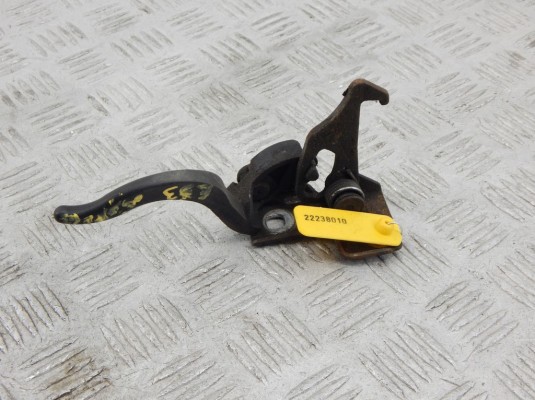 Крюк капота BMW X5-series (E53) 51 23 8 402 552