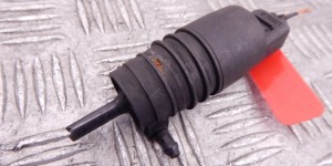 Насос (моторчик) омывателя стекла BMW X5-series (E53) Насос (моторчик) омывателя стекла BMW X5-series (E53)