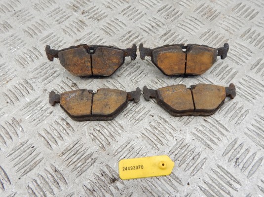 Тормозные колодки задние BMW 5-series (E39) 34 21 6 761 281 Тормозные колодки задние BMW 5-series (E39) 34 21 6 761 281