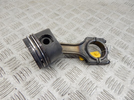 Поршень BMW 7-series (E38) 11 25 2 246 631