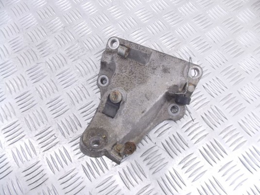 Кронштейн двигателя BMW 3-series (E90/91/92) 22 11 6 770 049