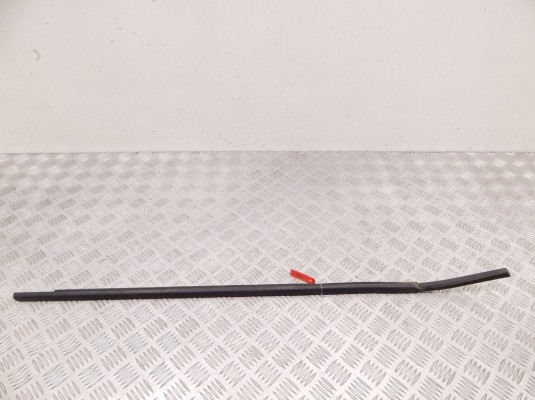 Молдинг стекла двери передней правой наружный BMW X5-series (E70) 51 33 7 136 966