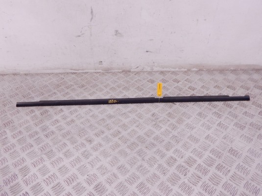 Молдинг стекла двери задней левой наружный BMW X5-series (E53) Молдинг стекла двери задней левой наружный BMW X5-series (E53)