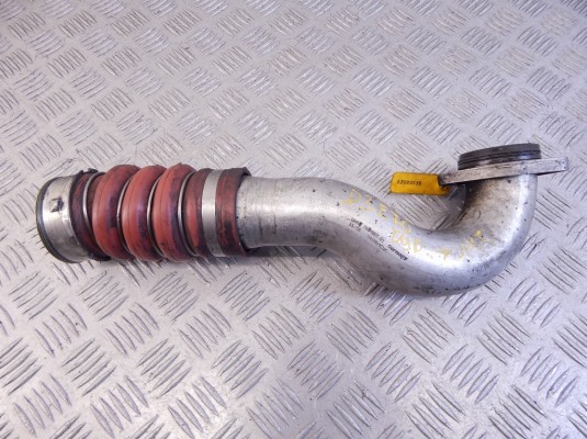Патрубок интеркулера BMW X5-series (E70) 11 61 7 823 961