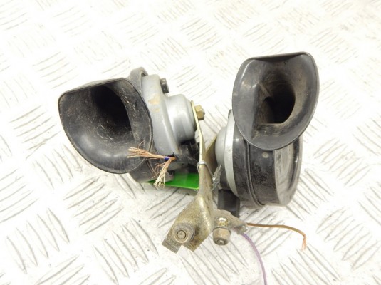 Сигнал (клаксон) BMW 3-series (E46) 61 33 8 381 271 Сигнал (клаксон) BMW 3-series (E46) 61 33 8 381 271