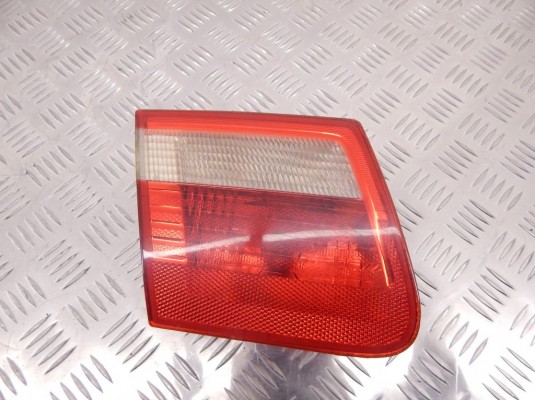 Фонарь крышки багажника левый BMW 3-series (E46) 63 21 8 368 759