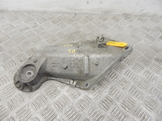 Кронштейн двигателя BMW X5-series (E53) 22 11 6 761 565