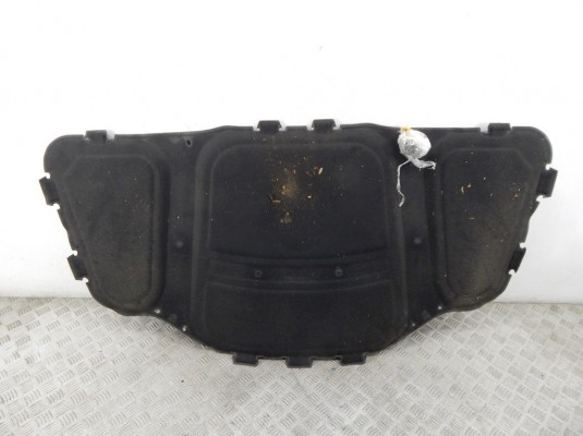 Шумоизоляция капота BMW 5-series (E60/61) Шумоизоляция капота BMW 5-series (E60/61)