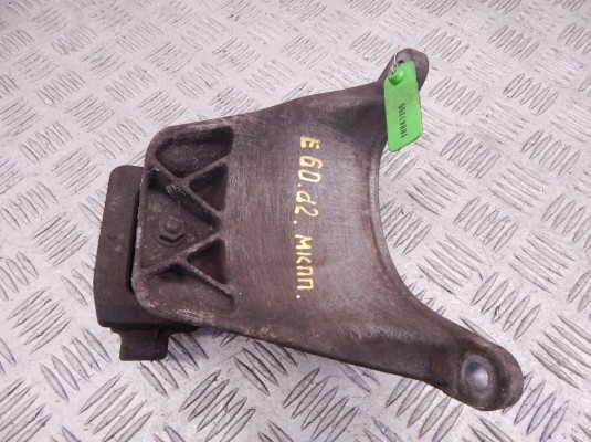 Кронштейн КПП BMW 5-series (E60/61) 22 31 6 761 108