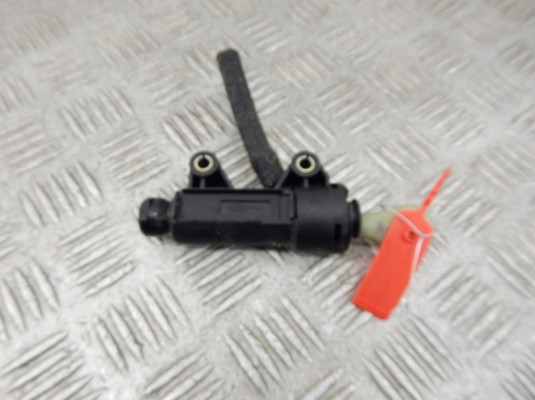 Цилиндр сцепления главный BMW 3-series (E46) 21 52 6 758 822 Цилиндр сцепления главный BMW 3-series (E46) 21 52 6 758 822