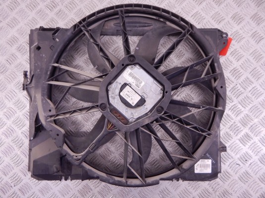 Вентилятор радиатора BMW 3-series (E90/91/92) 17 42 7 562 080 Вентилятор радиатора BMW 3-series (E90/91/92) 17 42 7 562 080