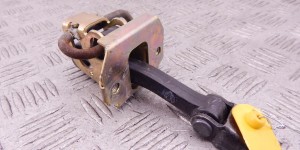 Ограничитель открывания двери передней BMW 3-series (E46) 51 21 8 160 959