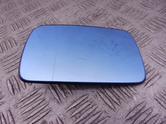 Стекло зеркала наружного левого BMW 3-series (E46) Стекло зеркала наружного левого BMW 3-series (E46)