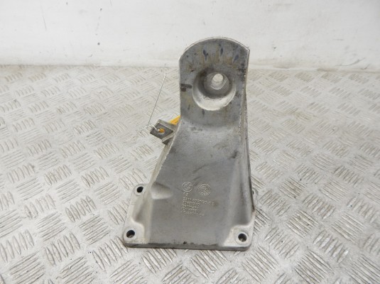 Кронштейн двигателя BMW 5-series (E60/61) 22 11 6 761 150 Кронштейн двигателя BMW 5-series (E60/61) 22 11 6 761 150