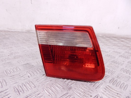 Фонарь крышки багажника левый BMW 3-series (E46) 63 21 8 368 759