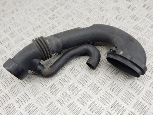 Патрубок воздушного фильтра BMW X5-series (E53) 13 71 7 786 013