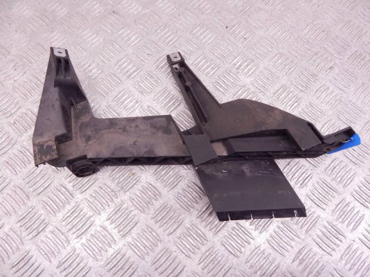Крепление фары правой BMW X3-series (E83) 63 12 6 939 200