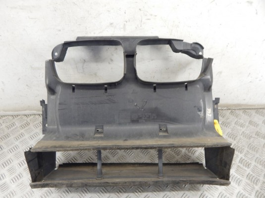 Воздухозаборник BMW 3-series (E46) 51 71 8 268 377 Воздухозаборник BMW 3-series (E46) 51 71 8 268 377
