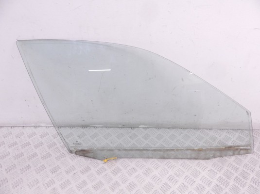 Стекло двери передней правой BMW 3-series (E46) 51 33 8 196 026