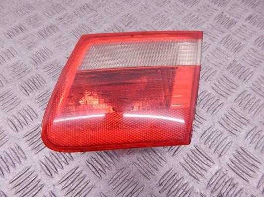 Фонарь крышки багажника правый BMW 3-series (E46) 63 21 8 368 760