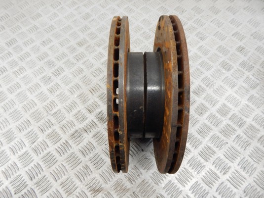 Диск тормозной передний BMW 3-series (E46) 34 11 6 864 058