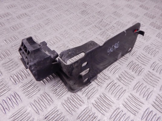 Передняя панель крепления облицовки (телевизор) BMW 3-series (E90/91/92) 51 64 7 117 812