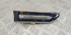 Повторитель передний правый BMW 7-series (F01/02) 63 13 7 203 372 Повторитель передний правый BMW 7-series (F01/02) 63 13 7 203 372