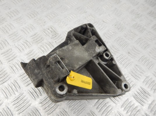 Кронштейн компрессора кондиционера BMW 5-series (E60/61) 64 55 7 512 556