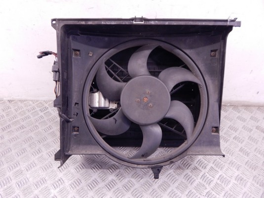Вентилятор радиатора BMW 3-series (E46) 17 11 7 786 009
