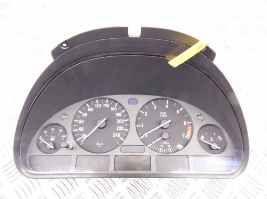 Щиток приборов (приборная панель) BMW 5-series (E39) 62 11 8 375 900