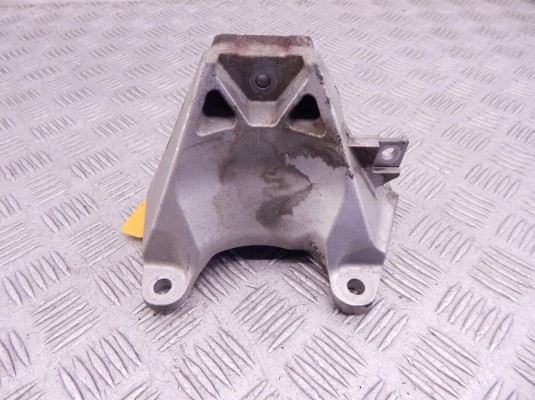 Кронштейн КПП BMW 5-series (F10/11) 22 32 6 781 235 Кронштейн КПП BMW 5-series (F10/11) 22 32 6 781 235