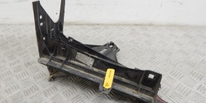 Крепление фары правой BMW 7-series (F01/02) 51 64 7 184 160