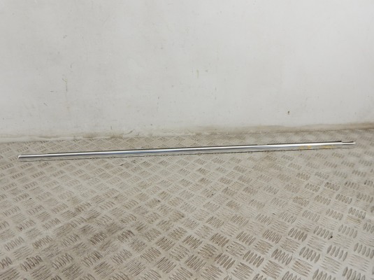 Молдинг стекла двери задней левой наружный BMW 7-series (F01/02) Молдинг стекла двери задней левой наружный BMW 7-series (F01/02)