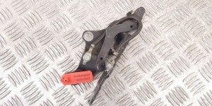 Петля капота левая BMW 3-series (E90/91/92) 41 61 7 210 677
