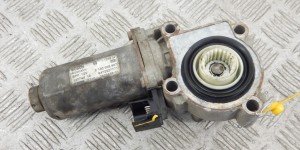 Электромотор раздаточной коробки BMW X3-series (E83) 27 10 7 528 559 Электромотор раздаточной коробки BMW X3-series (E83) 27 10 7 528 559