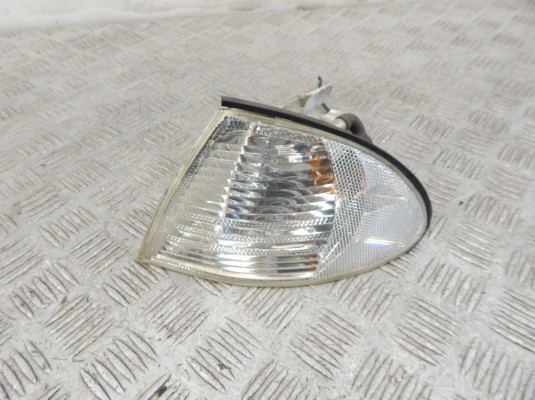 Поворотник левый BMW 3-series (E46) Поворотник левый BMW 3-series (E46)