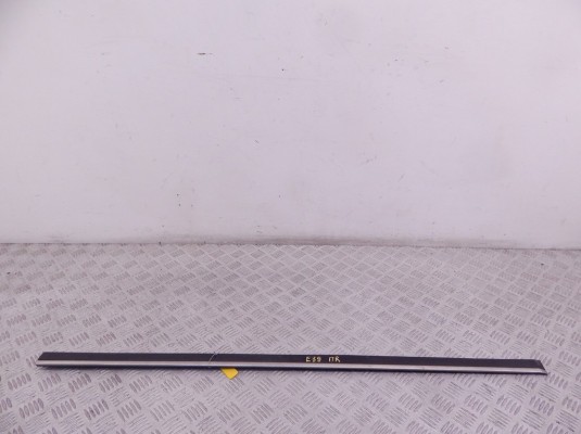 Молдинг двери передней правой BMW 5-series (E39) 51 21 2 427 416