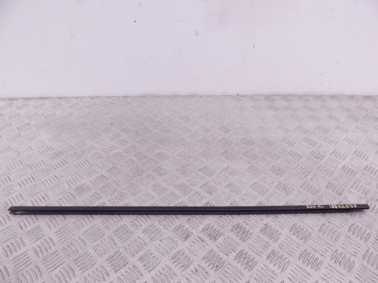 Молдинг стекла двери передней левой наружный BMW 5-series (E60/61) 51 21 7 135 161