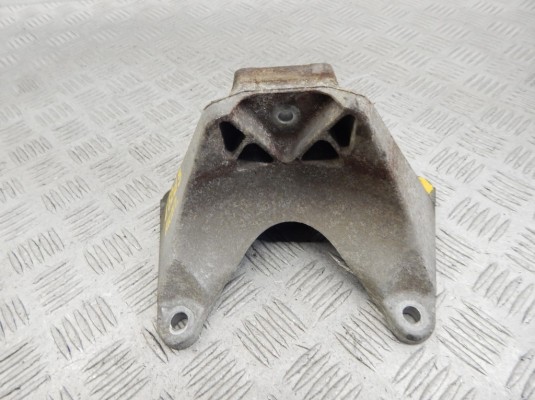 Кронштейн КПП BMW 5-series (E60/61) 22 31 6 761 107